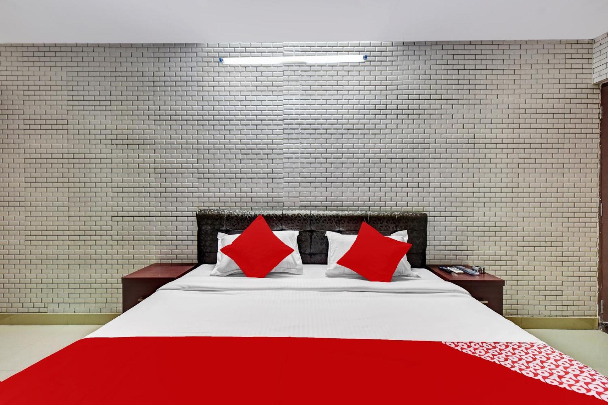 Hotel O Eleven Hotel & Banquet Кота Екстер'єр фото