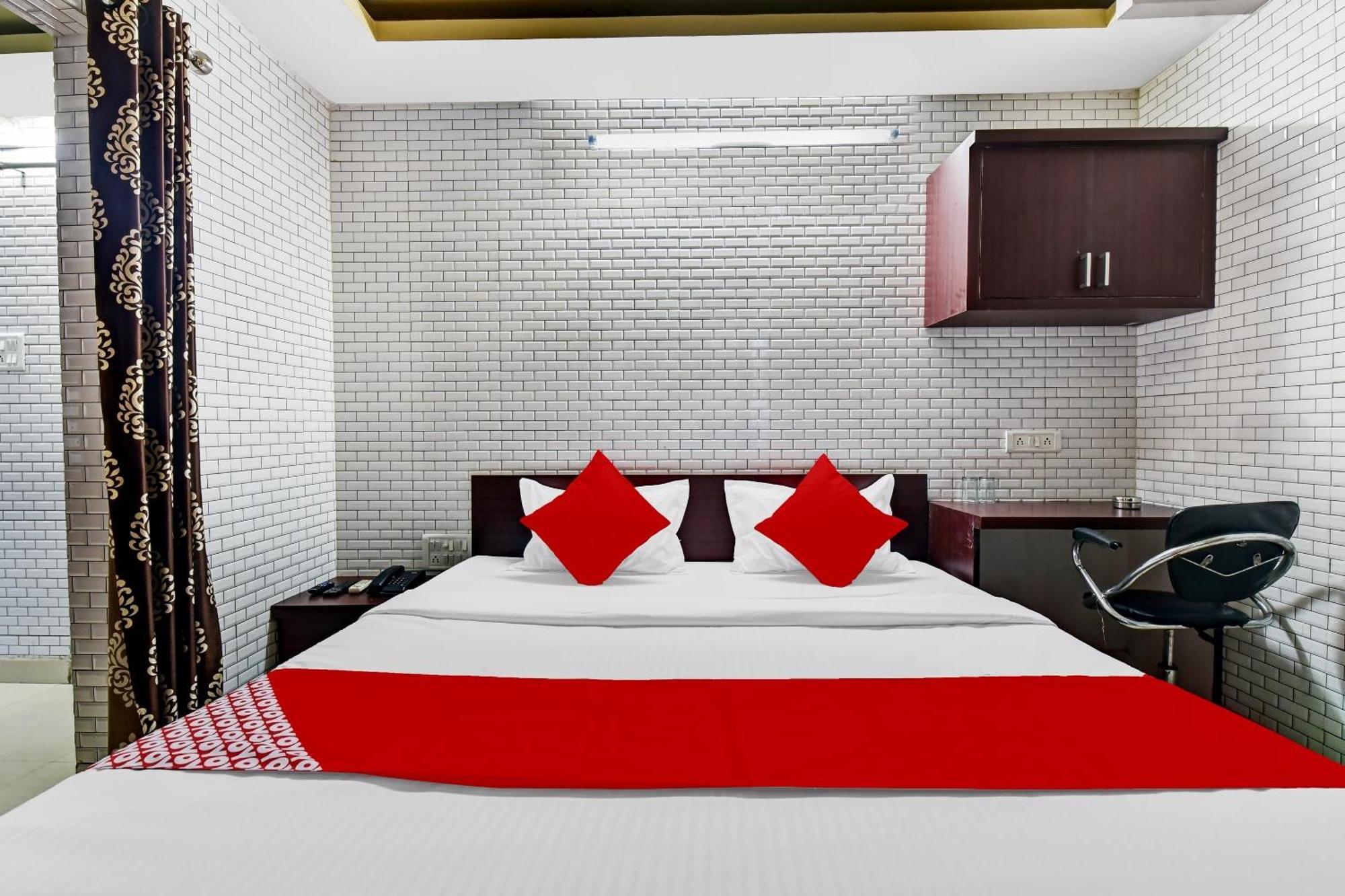 Hotel O Eleven Hotel & Banquet Кота Екстер'єр фото