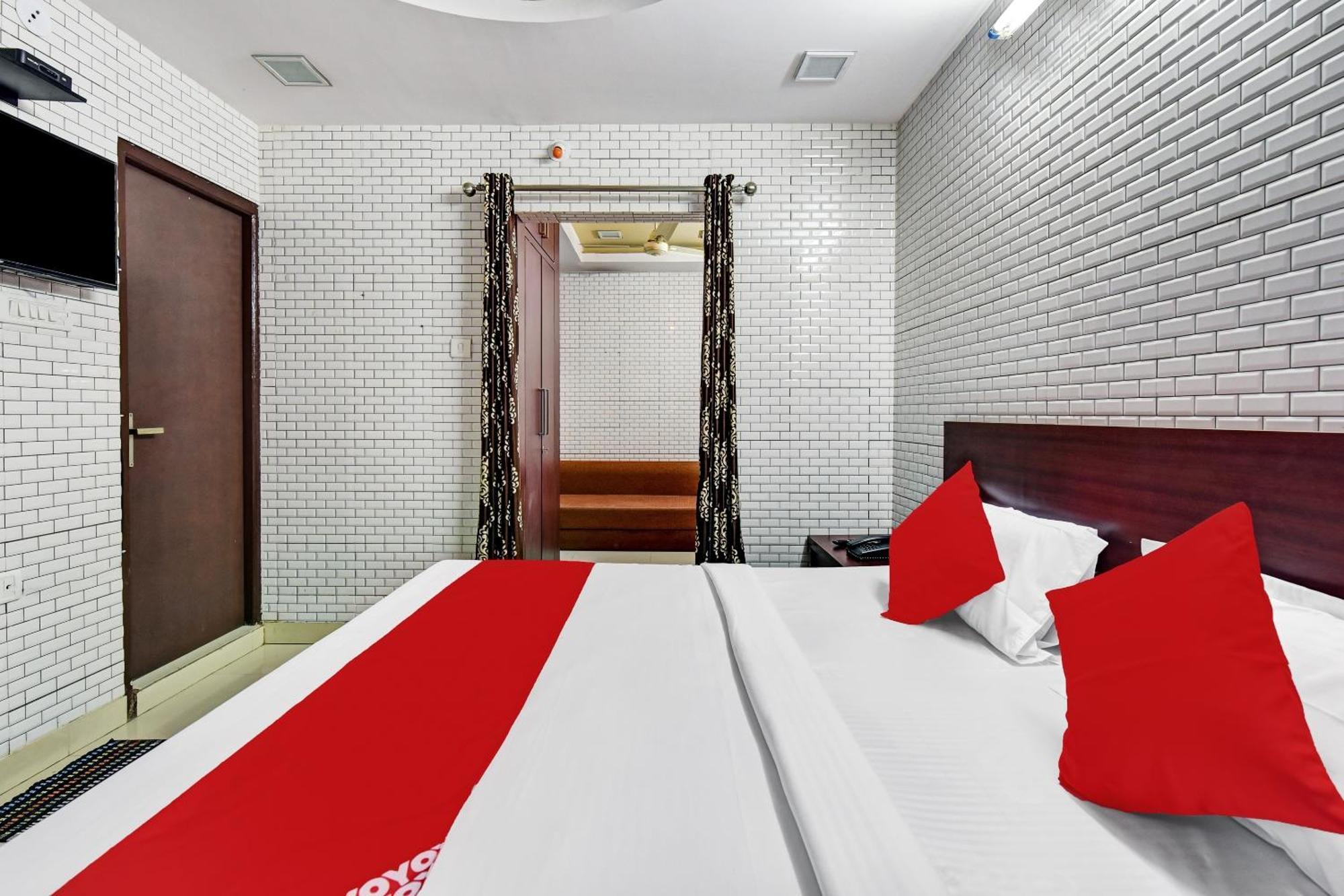 Hotel O Eleven Hotel & Banquet Кота Екстер'єр фото