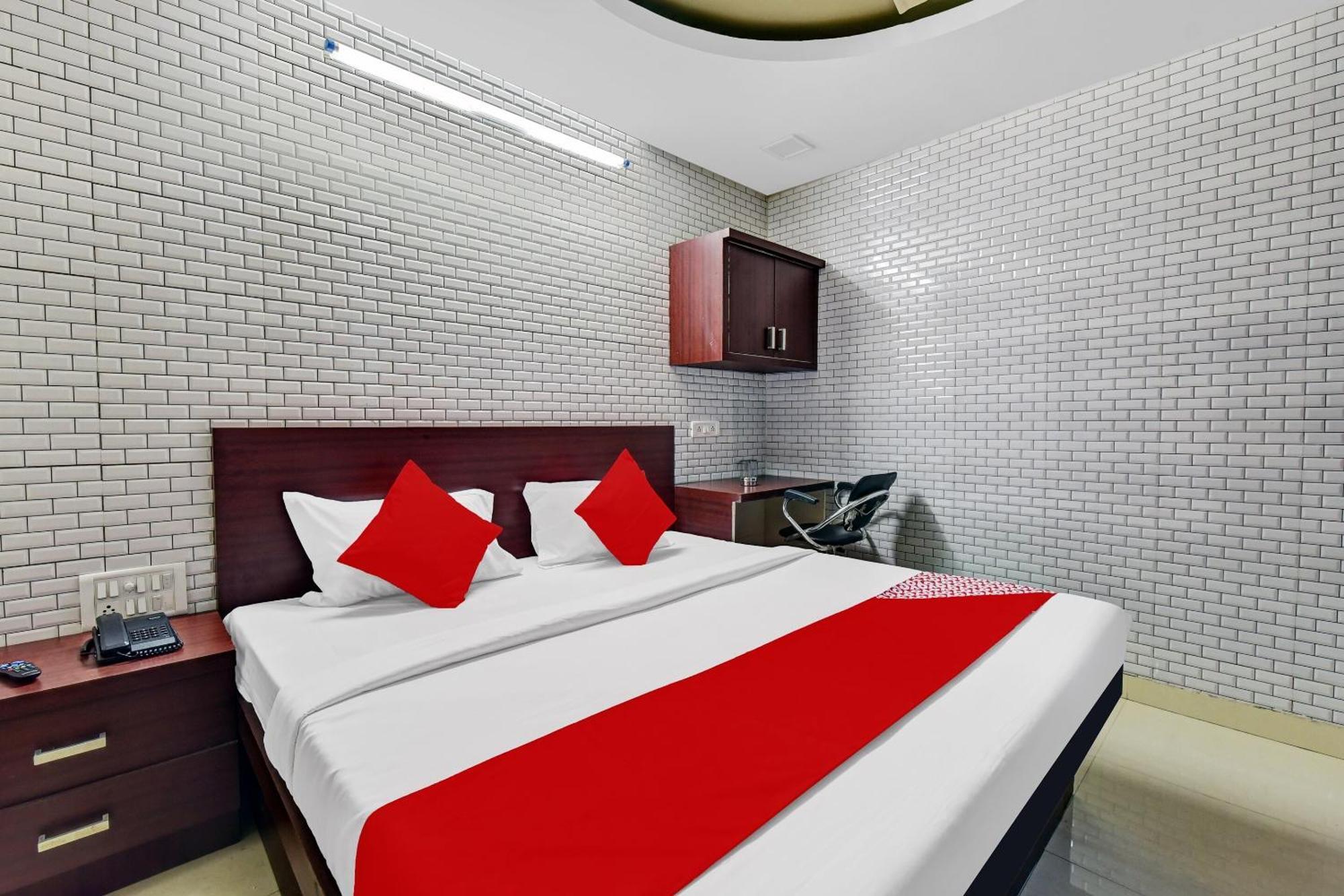 Hotel O Eleven Hotel & Banquet Кота Екстер'єр фото